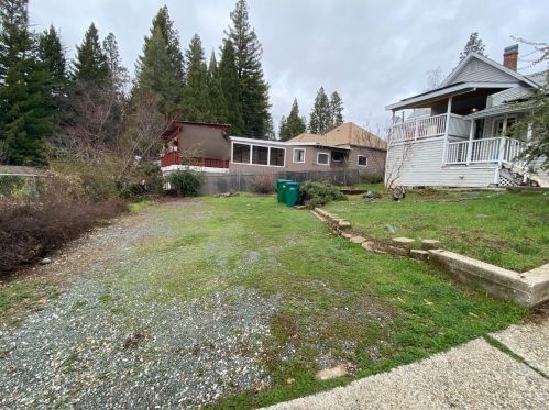 403 Chapel St, Grass Valley CA  95945-7112 exterior