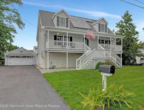 12 Hollycrest Dr, Bricktown, NJ 08723-7537