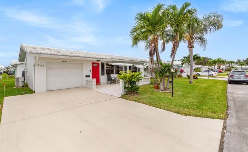2390 8th Ave, Boynton Beach, FL 33426-5312