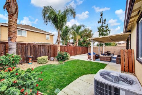 8001 Finchley Ct, Vacaville CA  95687-8253 exterior