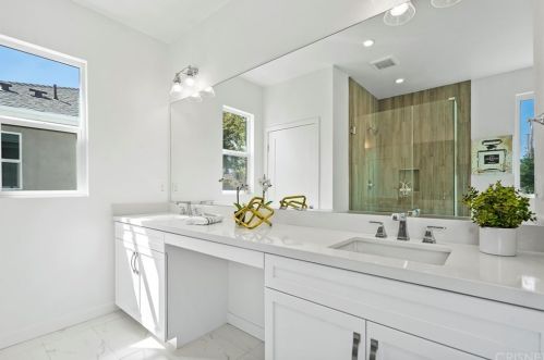 17309 Lemay St, Van Nuys CA 91406-5400 exterior