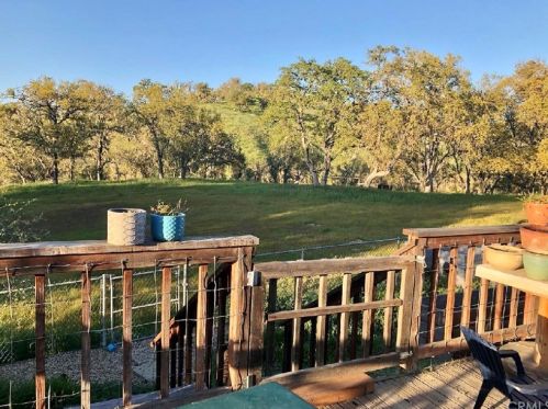 3243 Eagle Point Ln, Lake Nacimiento CA  93446-4130 exterior