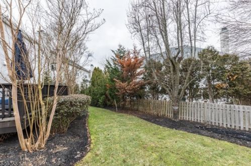 2 York Dr, Princeton NJ  08540-7939 exterior