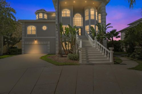 2041 Harbour Watch Cir, Tarpon Springs, FL 34689-2055