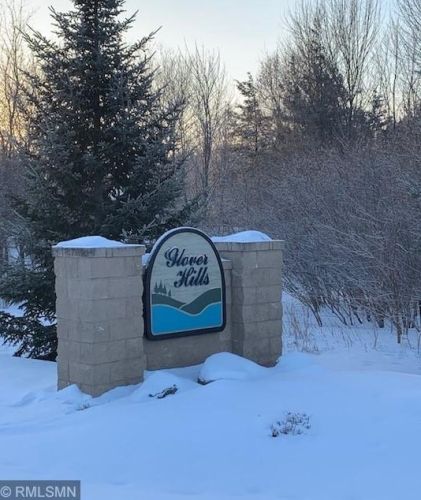 531 Briana Ln, Hudson, WI 54016-8161