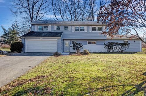 23 Banbury Ln, Bloomfield, CT 06002-2501