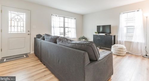 332 Roberts Ave, Gloucester, NJ 08031-2714