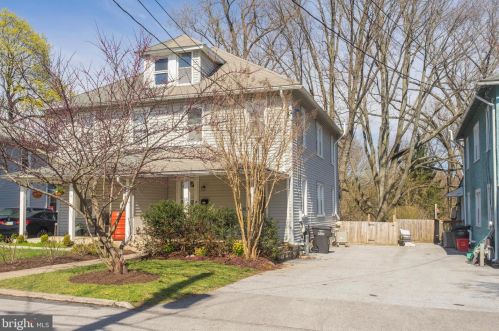 15 Summit Ave, Paoli, PA 19301-1135