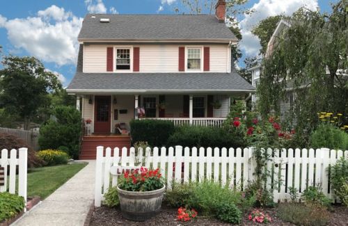 35 Clark St, Pleasantville, NY 10570-2207