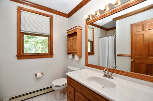 44 Tolend Rd, Dover NH  03820-5501 exterior