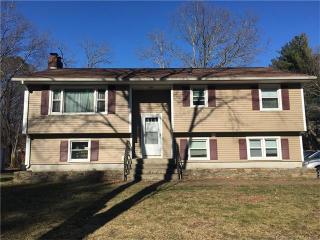 9 South St, Plainfield, CT 06374-1937