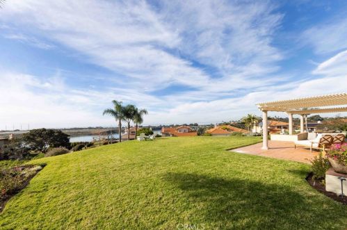4565 Sea Bluff Cir, Carlsbad CA  92008-3671 exterior