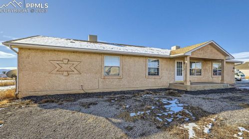 971 Los Charros Dr, Pueblo, CO 81007-6168