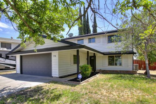 3924 Bainbridge Dr, North Highlands, CA 95660-2814