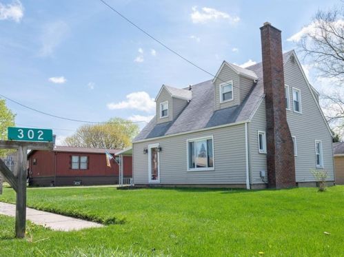 302 Henry St, Wampum, PA 16157-4940