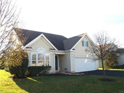 1940 Alexander Dr, Macungie, PA 18062-8788