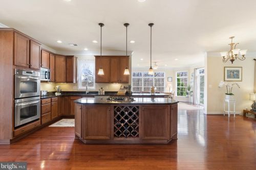 15 Lackawanna Ln, Falling Waters WV  25419-9402 exterior