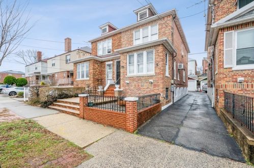 2717 Pearsall Ave, Bronx, NY 10469-5322