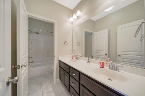 1652 Sephos St, Manteca CA  95337 exterior