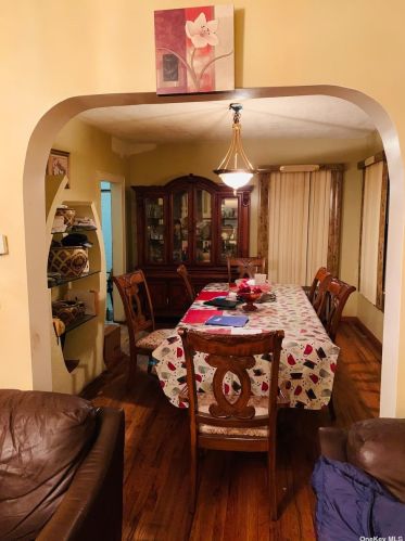 138-16 233rd St, Jamaica, NY 11422-2112