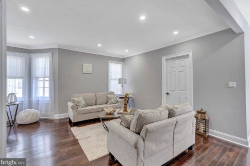 320 Maple Ave, Camden NJ  08109-2622 exterior