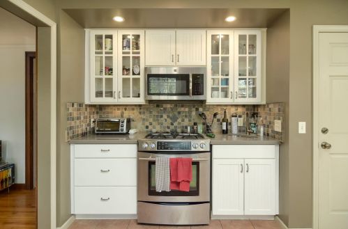 2935 Ewing Ave, Minneapolis MN 55422-3234 exterior