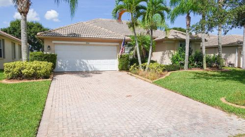 552 Waverly Cir, Fort Pierce, FL 34983-3409