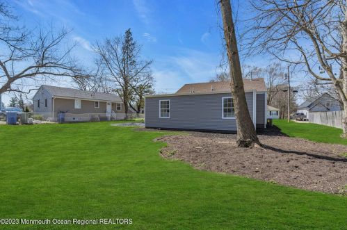 115 Springdale Ave, Tinton Falls NJ  07724-2628 exterior