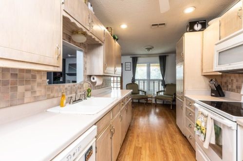 3621 Wayland Dr, Fort Worth TX  76133-3005 exterior