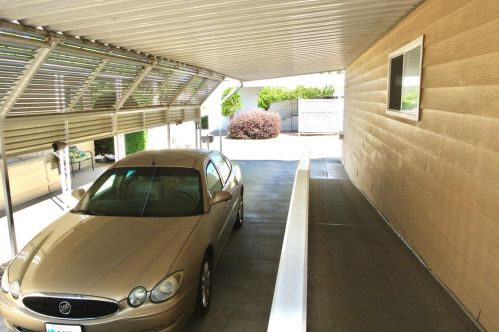 194 La Paloma Dr, Lodi CA  95240-0711 exterior