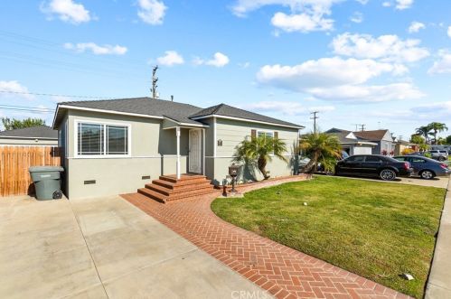8217 Poinsettia Dr, Buena Park, CA 90620-2036