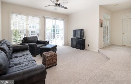 15055 Clementine Way, Haymarket VA  20169-3319 exterior