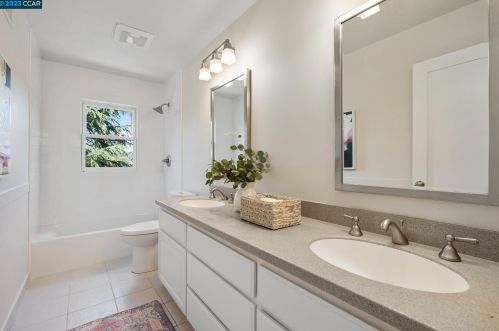 8 Fern Way, Orinda CA  94563-3810 exterior