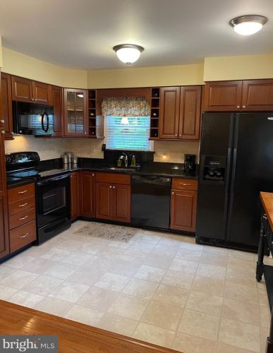 3804 Fox Pointe Ct, Glen Mills PA  19342-8124 exterior