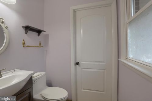 814 Sycamore Dr, Lansdale PA  19446-3128 exterior