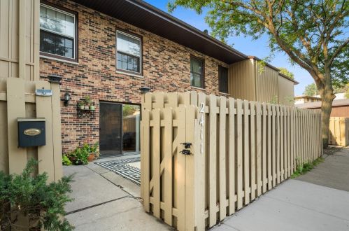 2411 Unity Ave, Minneapolis MN  55422-3449 exterior