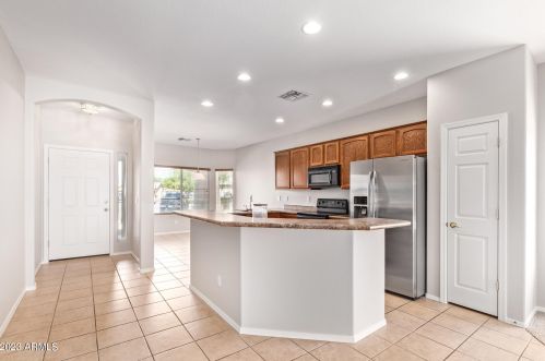 135 116th Dr, Avondale, AZ 85323-1778