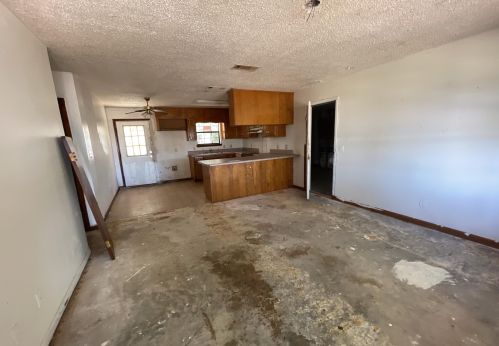 5595 Airport Rd, Milton, FL 32583-8650