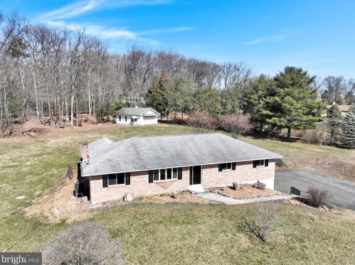 210 Schwartz Valley Rd, Schuylkill Haven, PA 17972-9520