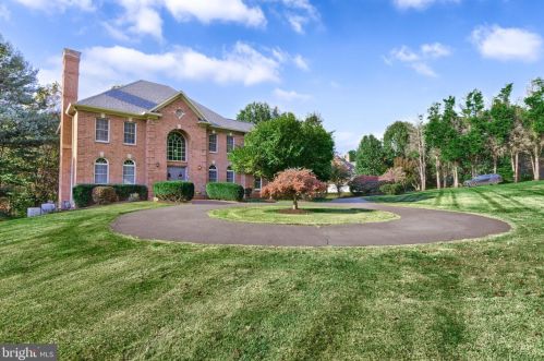 1006 Springvale Rd, Great Falls, VA 22066-1738
