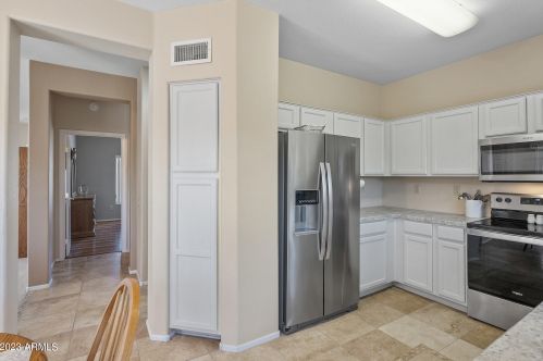 22209 Las Brizas Ln, Sun City AZ 85375-2858 exterior