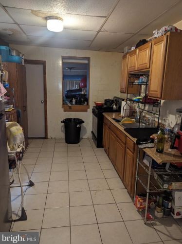 642 Royden St, Camden, NJ 08103-1427