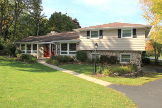 2715 Tyein Pl, Brookfield, WI 53045-3319