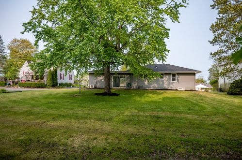 856 Buhl Farm Dr, Hermitage PA  16148-1556 exterior