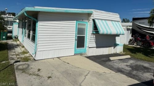 16 Jade Dr, Naples, FL 34114-8214