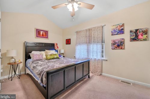 28 Deep Holw Ln, Lancaster PA  17603-7418 exterior