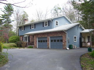 1530 Starry Ln, Effort, PA 18330-9721