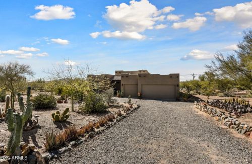 39006 8th St, Phoenix, AZ 85086-9365