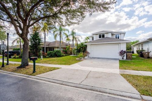 2926 Sunset Lakes Blvd, Kissimmee, FL 34747-1103