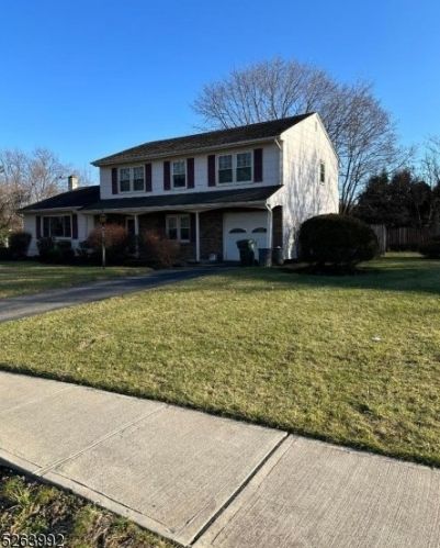31 Revere Rd, Piscataway, NJ 08854-5132